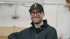 Mark Forster wählt sein Steinway Klavier aus. Mark Forster wählt sein Steinway Klavier aus.