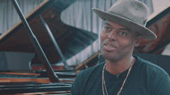 Steinway Artist Ric’key Pageot: A Steinway on tour with Madonna. Steinway Artist Ric’key Pageot: A Steinway on tour with Madonna.